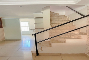 Sobrado à venda no Bairro do Jaraguá na Rua Jairo de Almeida 220