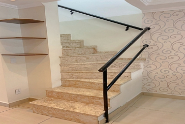 Sobrado à venda no Bairro do Jaraguá na Rua Jairo de Almeida 220