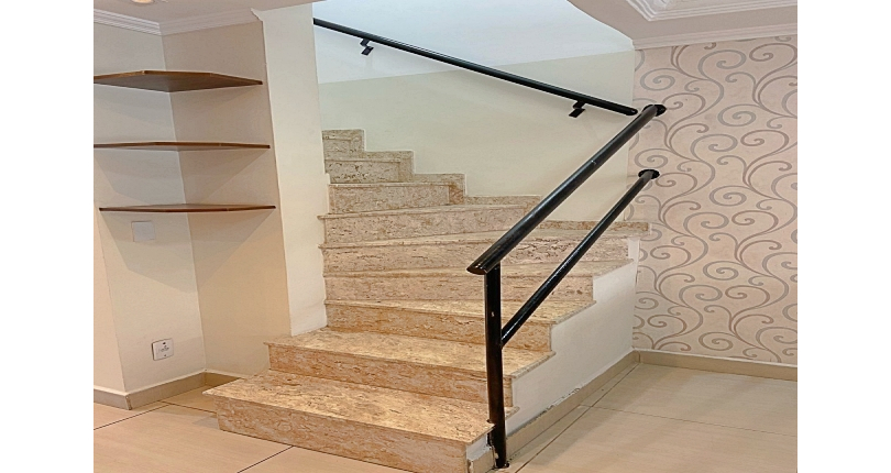 Sobrado à venda no Bairro do Jaraguá na Rua Jairo de Almeida 220