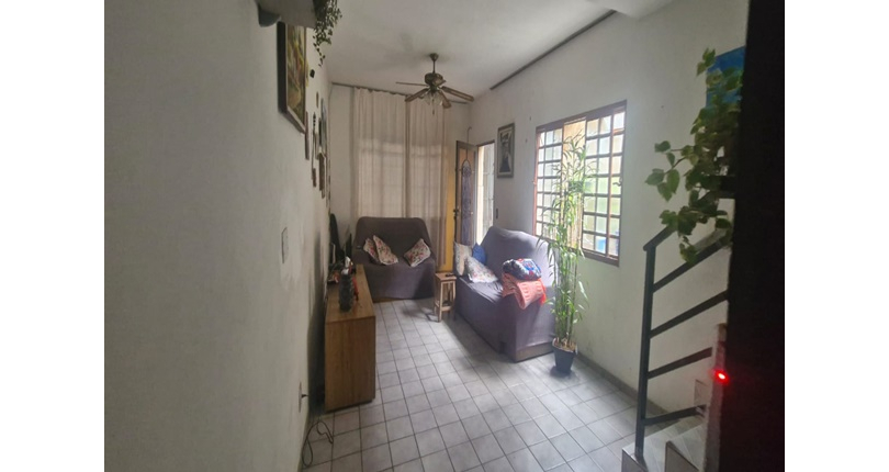 Sobrado à venda no Bairro do Jardim Marisa na Rua José Soeiro de Vaz,