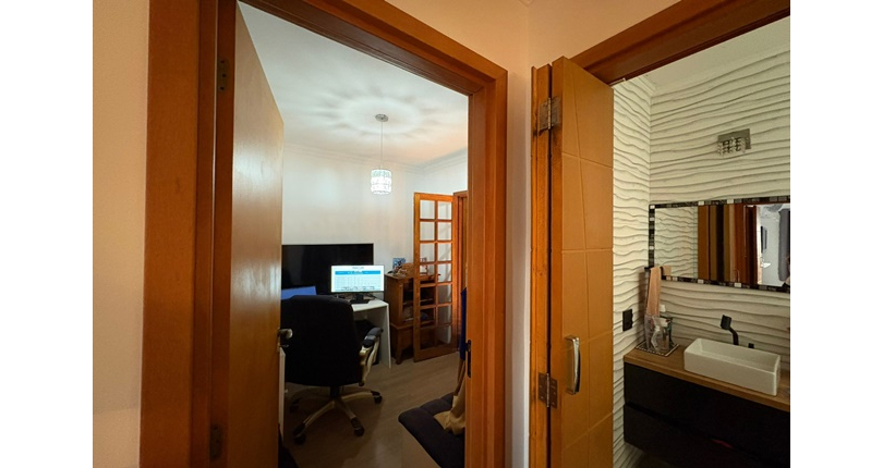 Ótimo Sobrado à venda no Bairro do Conjunto Residencial Vista Verde na Rua Desembargador Plínio Novaes de Andrade