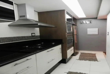 Apartamento Cobertura à venda no Bairro da Vila Zat na Rua Doutor Luís La Scala Júnior 174