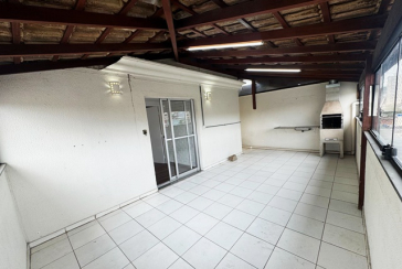 Apartamento Cobertura à venda no Bairro da Vila Zat na Rua Doutor Luís La Scala Júnior 174