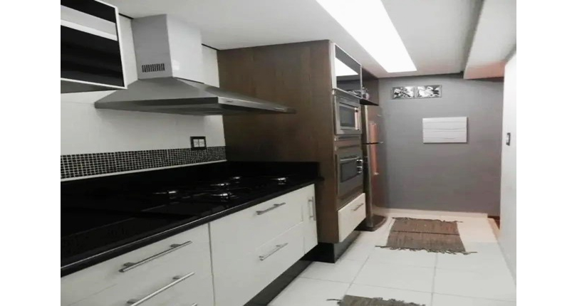 Apartamento Cobertura à venda no Bairro da Vila Zat na Rua Doutor Luís La Scala Júnior 174