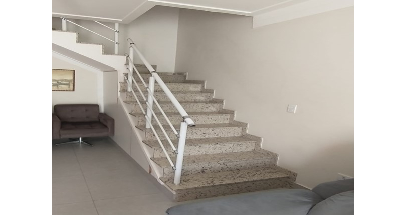 Sobrado à venda no Bairro da Chácara Inglesa na Rua Marcos Frankenthal