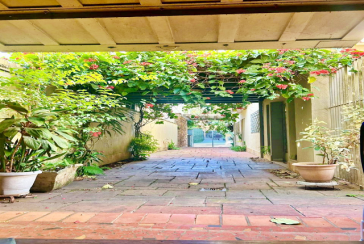 Sobrado à venda no Bairro do Jardim Paulistano na Rua Laerte Assunção,