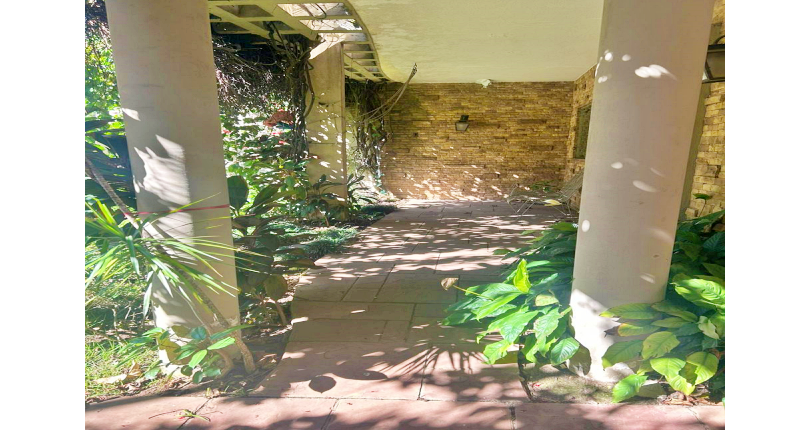 Sobrado à venda no Bairro do Jardim Paulistano na Rua Laerte Assunção,