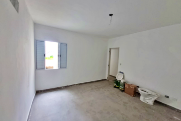 Sobrado à venda no Bairro do Parque São Domingos na Rua Armando Martino