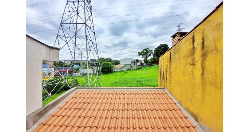 Sobrado à venda no Bairro do Parque São Domingos na Rua Armando Martino