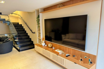 BELO Sobrado Alto Padrão à venda no Bairro do Parque São Domingos na Rua Professora Altina Maynardi de Araújo