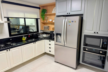 BELO Sobrado Alto Padrão à venda no Bairro do Parque São Domingos na Rua Professora Altina Maynardi de Araújo