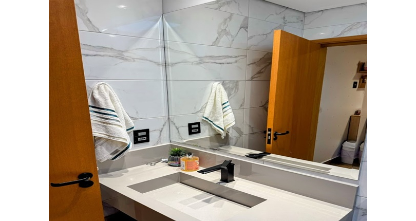 BELO Sobrado Alto Padrão à venda no Bairro do Parque São Domingos na Rua Professora Altina Maynardi de Araújo