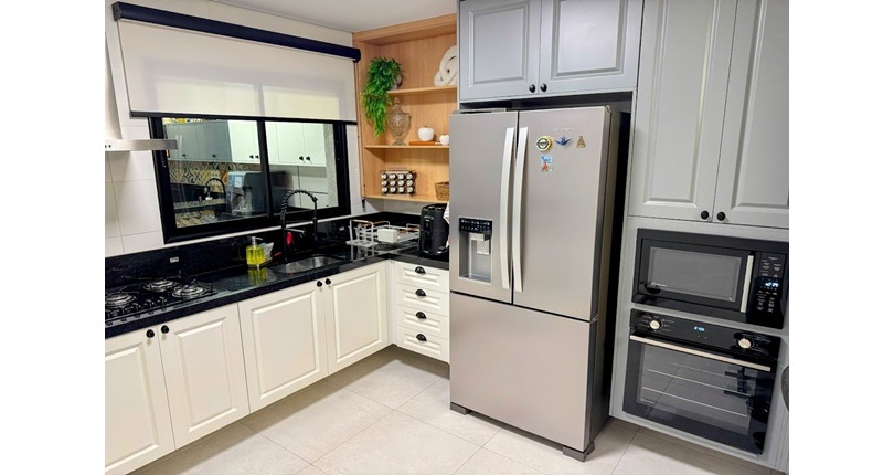 BELO Sobrado Alto Padrão à venda no Bairro do Parque São Domingos na Rua Professora Altina Maynardi de Araújo