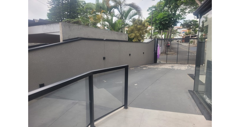 Sobrado novo à venda no Bairro do Parque São Domingos na Rua Doutor Odon Carlos de Figueiredo Ferraz 248