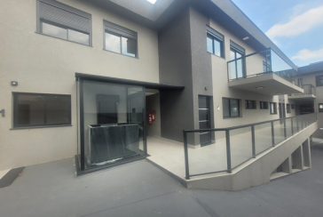 Sobrado novo à venda no Bairro do Parque São Domingos na Rua Doutor Odon Carlos de Figueiredo Ferraz 248, 