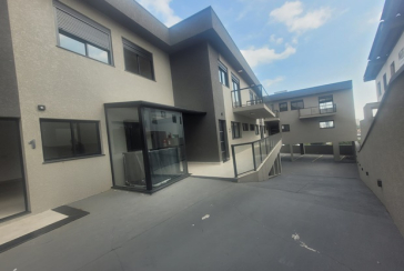 Sobrado novo à venda no Bairro do Parque São Domingos na Rua Doutor Odon Carlos de Figueiredo Ferraz 248, 