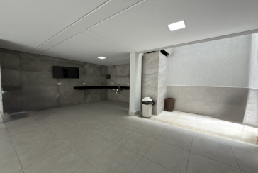 Sobrado semi novo à venda no Bairro do Parque São Domingos na Rua Antônio Carlos Pereira