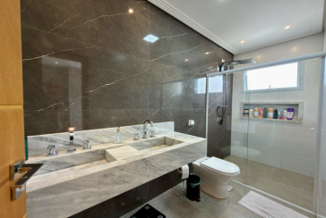 Sobrado semi novo à venda no Bairro do Parque São Domingos na Rua Antônio Carlos Pereira