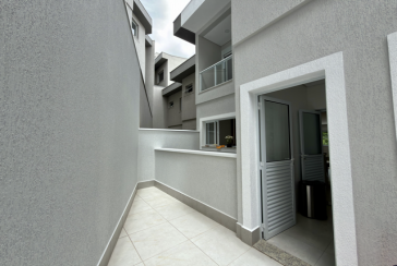 Sobrado semi novo à venda no Bairro do Parque São Domingos na Rua Antônio Carlos Pereira