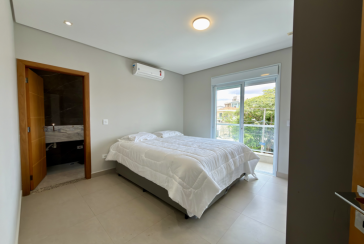 Sobrado semi novo à venda no Bairro do Parque São Domingos na Rua Antônio Carlos Pereira