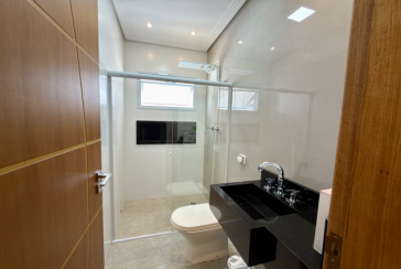 Sobrado semi novo à venda no Bairro do Parque São Domingos na Rua Antônio Carlos Pereira