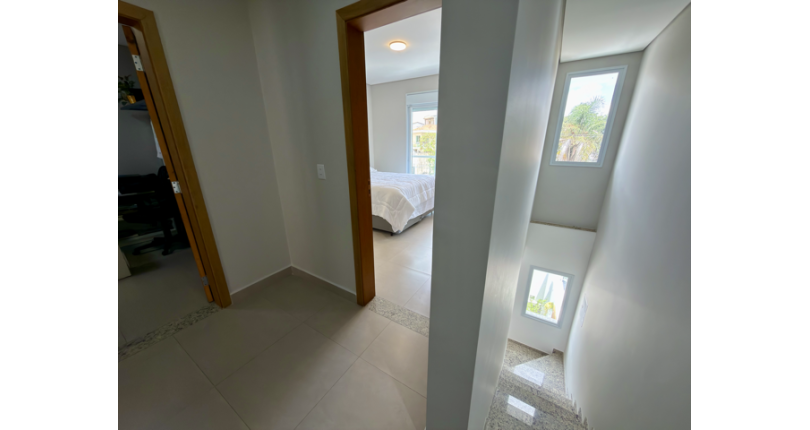 Sobrado semi novo à venda no Bairro do Parque São Domingos na Rua Antônio Carlos Pereira