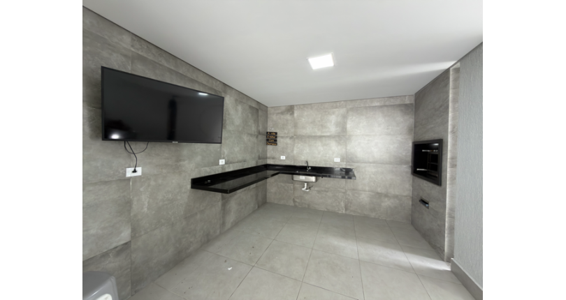 Sobrado semi novo à venda no Bairro do Parque São Domingos na Rua Antônio Carlos Pereira