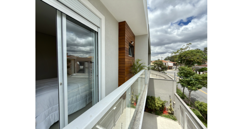 Sobrado semi novo à venda no Bairro do Parque São Domingos na Rua Antônio Carlos Pereira