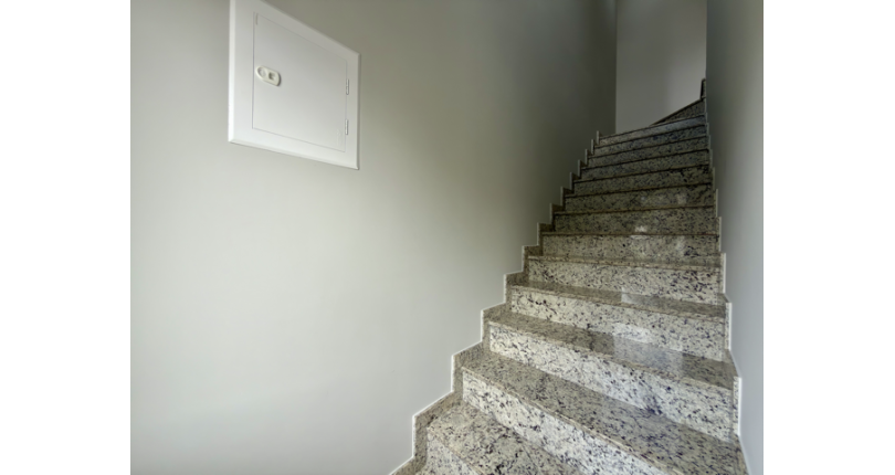 Sobrado semi novo à venda no Bairro do Parque São Domingos na Rua Antônio Carlos Pereira