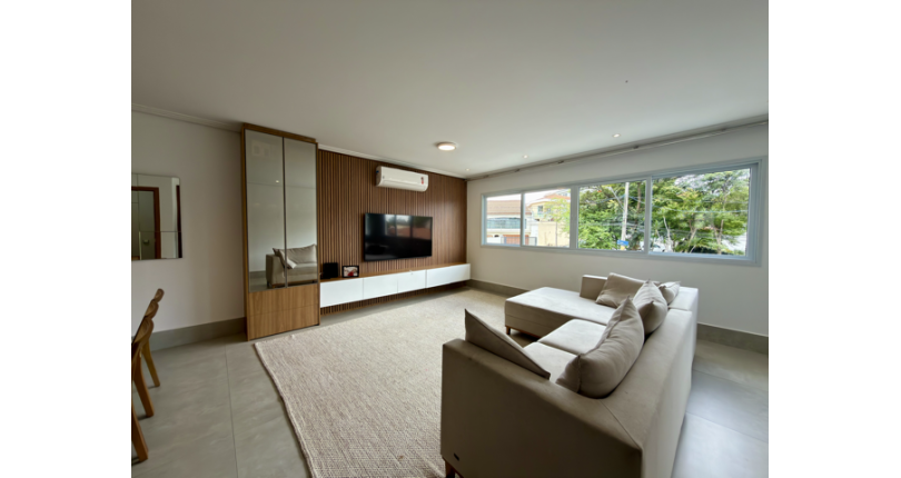 Sobrado semi novo à venda no Bairro do Parque São Domingos na Rua Antônio Carlos Pereira