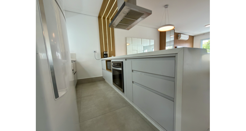 Sobrado semi novo à venda no Bairro do Parque São Domingos na Rua Antônio Carlos Pereira