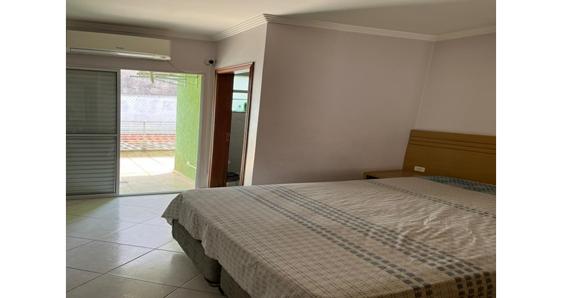  Sobrado à venda no Bairro da Vila Piauí na Rua Jacques Pilon