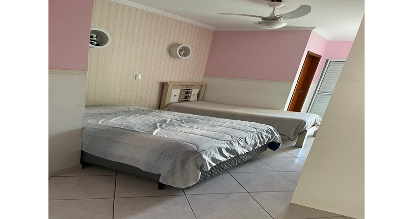  Sobrado à venda no Bairro da Vila Piauí na Rua Jacques Pilon