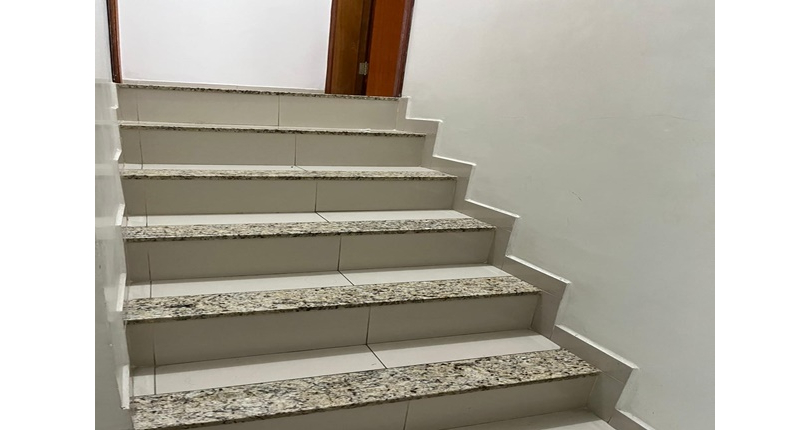  Sobrado à venda no Bairro da Vila Piauí na Rua Jacques Pilon