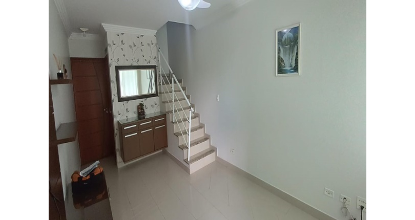  Sobrado à venda no Bairro da Vila Piauí na Rua Jacques Pilon