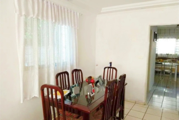 Casa assobradada à venda no Bairro do Jardim Santa Mônica 