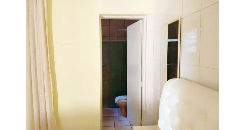 Casa assobradada à venda no Bairro do Jardim Santa Mônica 