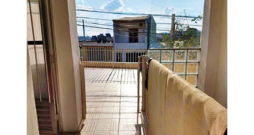 Casa assobradada à venda no Bairro do Jardim Santa Mônica 