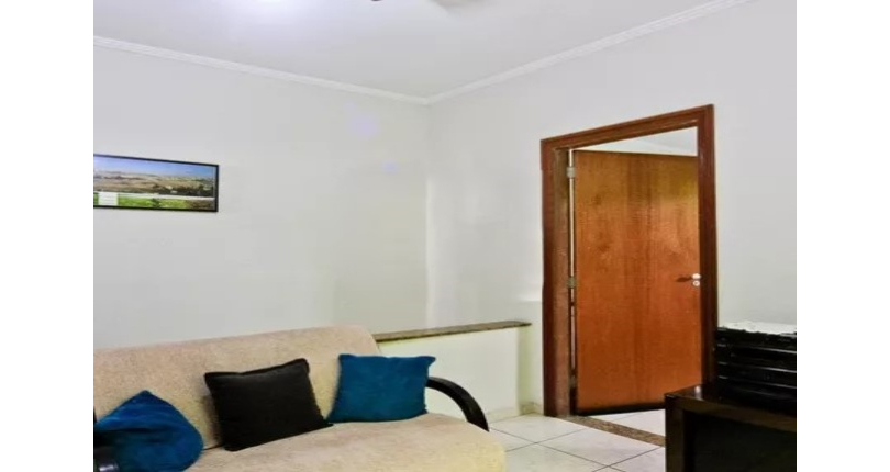 Belo Sobrado à venda no Bairro do Jardim Santo Elias na Rua Benedito da Fonseca Rondon,