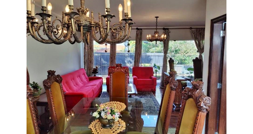  Casa térrea à venda no Bairro do Parque São Domingos na Rua Doutor Odon Carlos de Figueiredo Ferraz