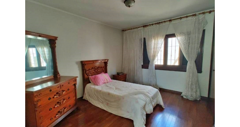  Casa térrea à venda no Bairro do Parque São Domingos na Rua Doutor Odon Carlos de Figueiredo Ferraz