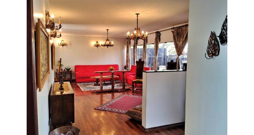  Casa térrea à venda no Bairro do Parque São Domingos na Rua Doutor Odon Carlos de Figueiredo Ferraz