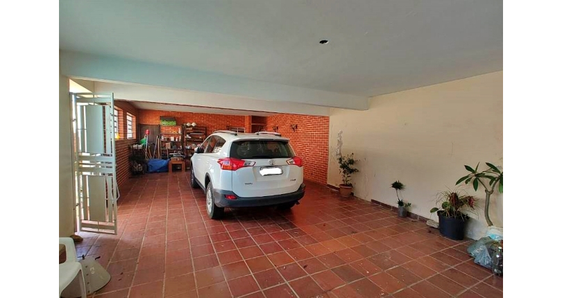  Casa térrea à venda no Bairro do Parque São Domingos na Rua Doutor Odon Carlos de Figueiredo Ferraz