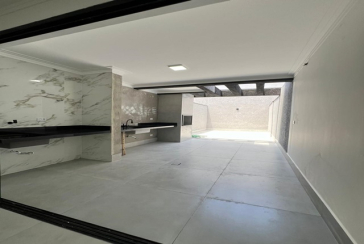 Sobrado à venda no Bairro do Parque São Domingos na Rua Homero Sales, 