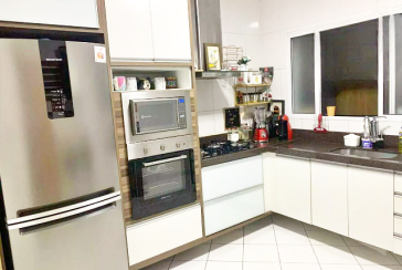 Belo Sobrado à venda no Bairro do Parque Anhangüera (São Domingos) na Rua Miguel Pereira Landim