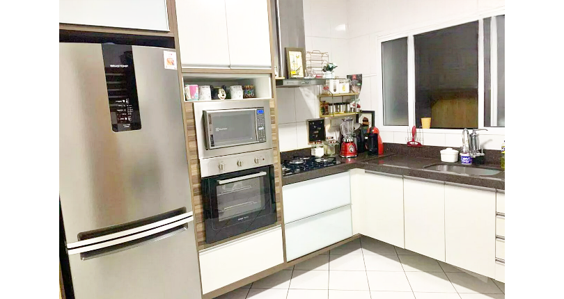 Belo Sobrado à venda no Bairro do Parque Anhangüera (São Domingos) na Rua Miguel Pereira Landim