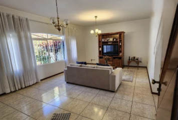 Linda Casa Térrea à venda no Bairro do Jardim Libano na Rua Francisco Savério Orlandi, 