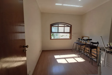 Linda Casa Térrea à venda no Bairro do Jardim Libano na Rua Francisco Savério Orlandi, 