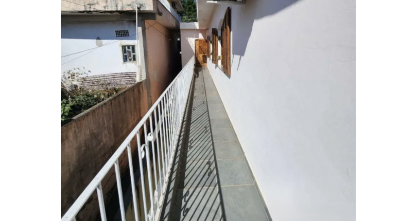 Linda Casa Térrea à venda no Bairro do Jardim Libano na Rua Francisco Savério Orlandi, 