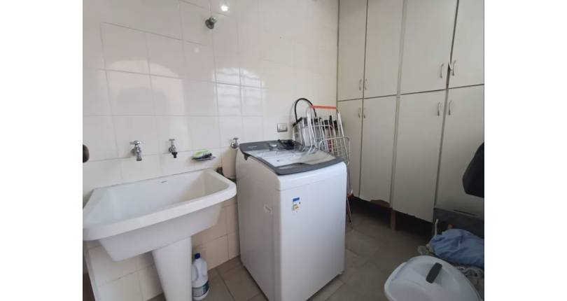 Linda Casa Térrea à venda no Bairro do Jardim Libano na Rua Francisco Savério Orlandi, 